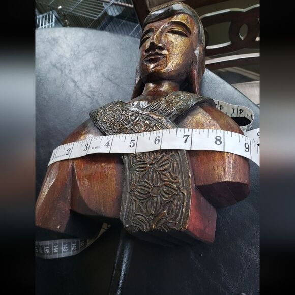 Large Wood Carved Indian Bust on Wood Stand - Picture 6 of 6